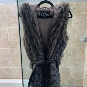 Faux fur vest - Kristen Blake size Medium